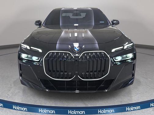 Black Sapphire Metallic 2024 BMW 740 xDrive