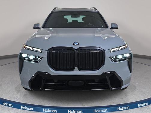 Brooklyn Grey Metallic 2026 BMW X7 xDrive40i