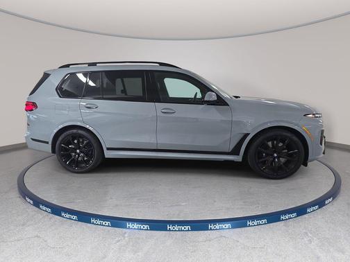 Brooklyn Grey Metallic 2026 BMW X7 xDrive40i
