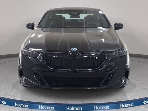 Black Sapphire Metallic 2026 BMW i5 eDrive40