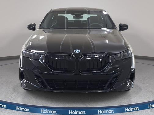 Black Sapphire Metallic 2026 BMW i5 eDrive40