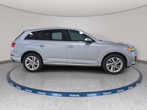 2022 Audi Q7 45 Premium Plus