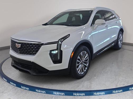 Crystal White Tricoat 2025 Cadillac XT4 Premium Luxury