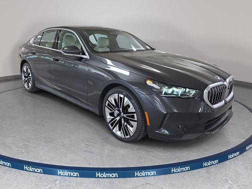 Dark Graphite Metallic 2026 BMW 530 i