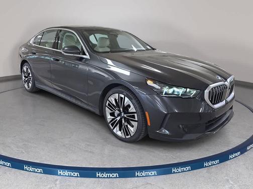 Dark Graphite Metallic 2026 BMW 530 i