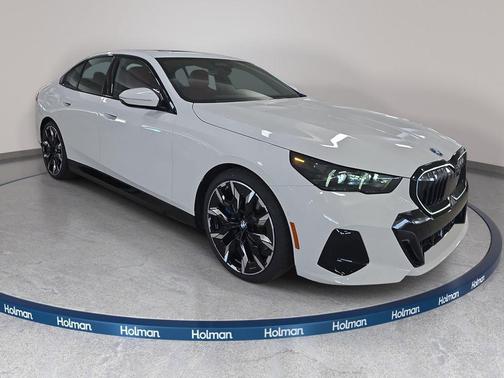 Alpine White 2026 BMW i5 eDrive40