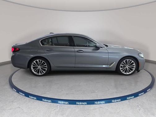Skyscraper Gray Metallic 2023 BMW 530 i