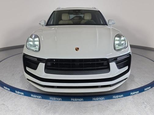 White 2022 Porsche Macan Base