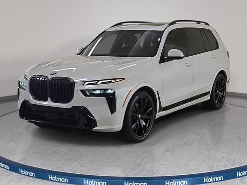 Mineral White Metallic 2024 BMW X7 xDrive40i