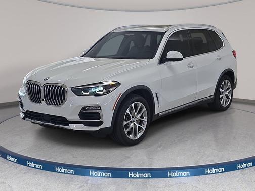 Mineral White Metallic 2021 BMW X5 sDrive40i
