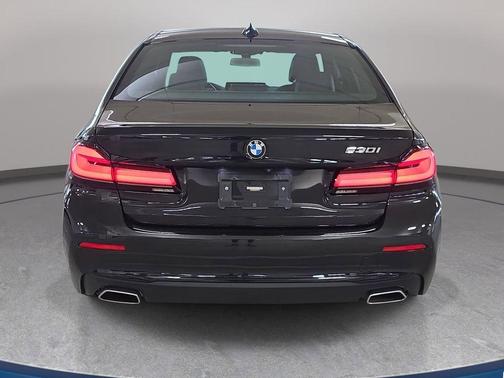 Black Sapphire Metallic 2023 BMW 530 i