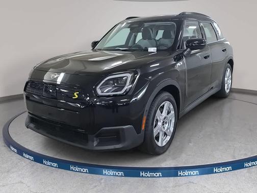 Midnight Black 2025 MINI Countryman Base