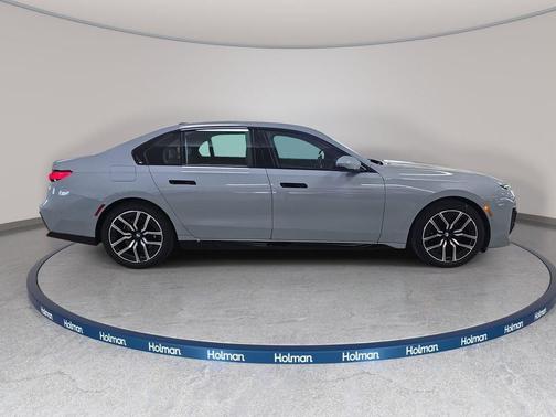 Brooklyn Gray Metallic 2023 BMW 740 i