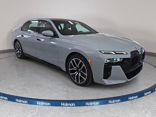 Brooklyn Gray Metallic 2023 BMW 740 i