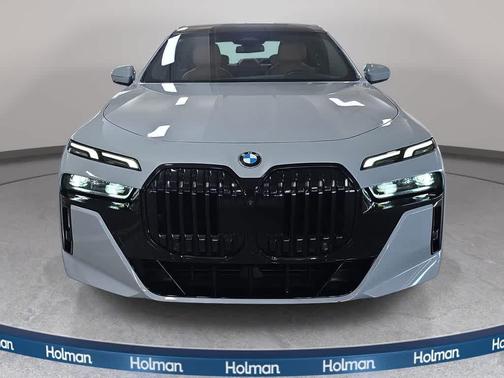 Brooklyn Gray Metallic 2023 BMW 740 i