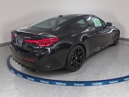 Black Sapphire Metallic 2027 BMW M440