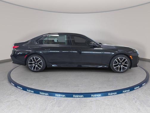 Black Sapphire Metallic 2023 BMW 740 i