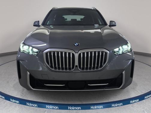 Gray Metallic 2026 BMW X5 sDrive40i