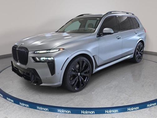 Metallic 2024 BMW X7 xDrive40i