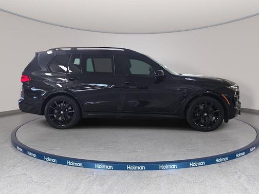 Black Sapphire Metallic 2025 BMW X7 M60i