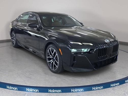 Black Sapphire Metallic 2023 BMW 740 i