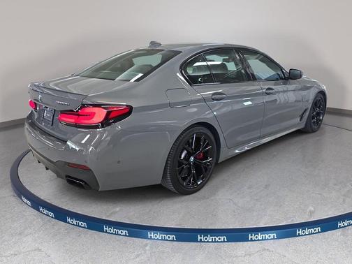 Bernina Gray Amber Effect Metallic 2022 BMW M550 i xDrive