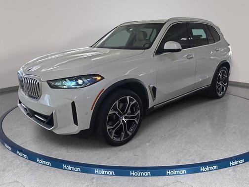 Mineral White Metallic 2024 BMW X5 sDrive40i