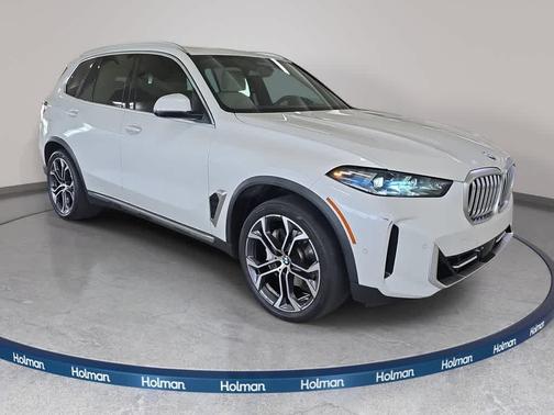 Mineral White Metallic 2024 BMW X5 sDrive40i