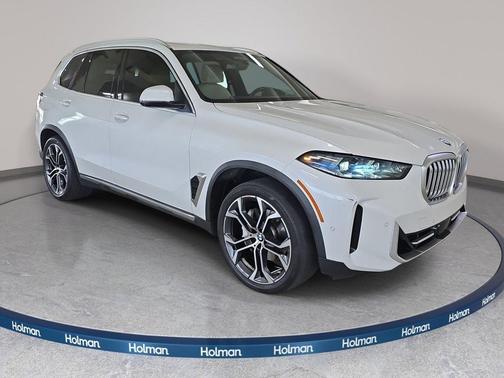 Mineral White Metallic 2024 BMW X5 sDrive40i