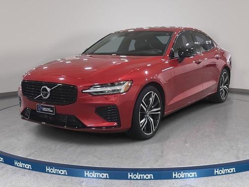 Fusion Red Metallic 2022 Volvo S60 Recharge Plug-In Hybrid T8 R-Design