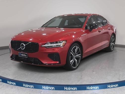 Fusion Red Metallic 2022 Volvo S60 Recharge Plug-In Hybrid T8 R-Design