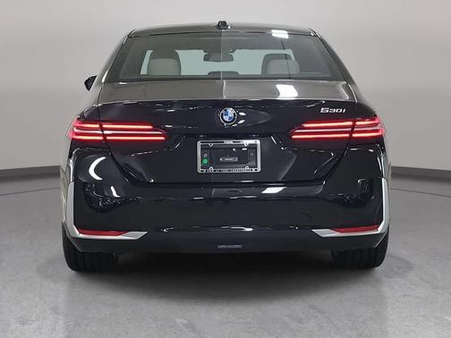 Black Sapphire Metallic 2026 BMW 530 i