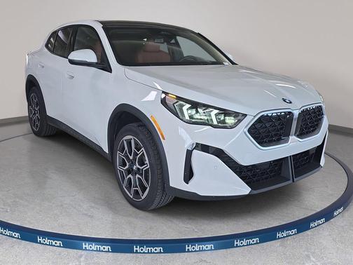 Alpine White 2026 BMW X2 xDrive28i