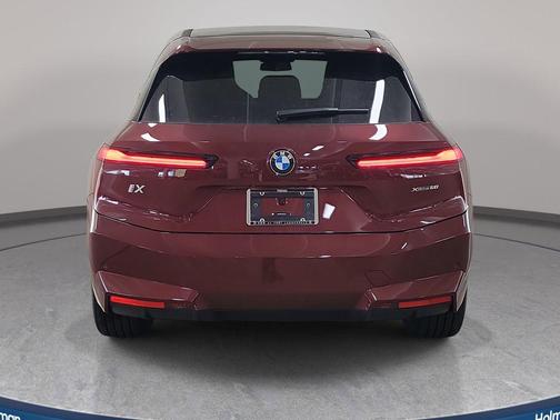 2026 BMW iX xDrive60