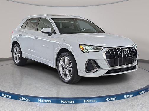 Glacier White Metallic 2022 Audi Q3 45 S line Premium