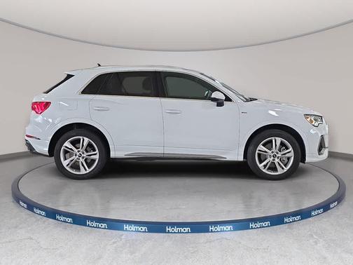 Glacier White Metallic 2022 Audi Q3 45 S line Premium