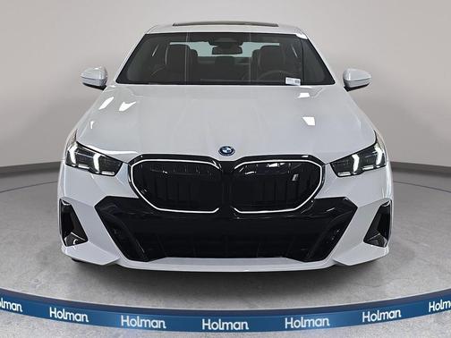 Mineral White Metallic 2026 BMW i5 eDrive40
