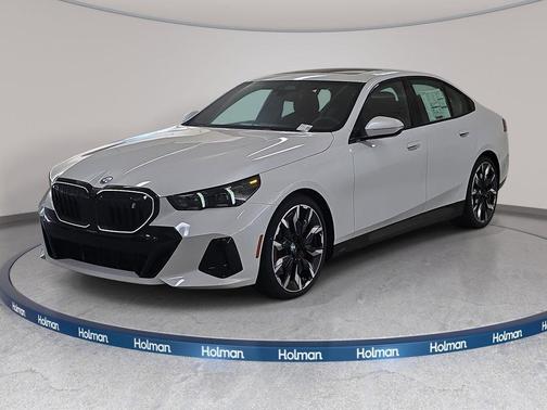 Mineral White Metallic 2026 BMW i5 eDrive40