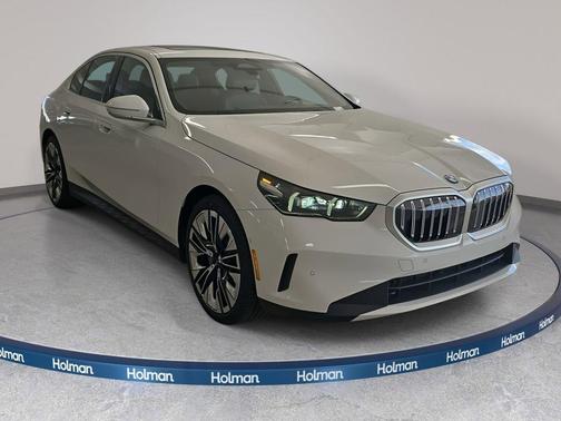 Alpine White 2026 BMW 530 i