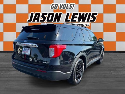 Black Metallic 2022 Ford Explorer XLT