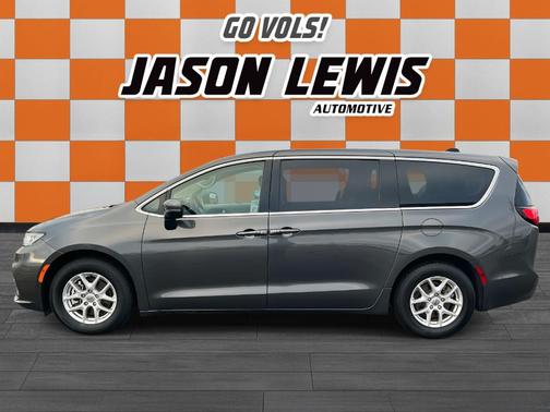 2023 Chrysler Pacifica Touring-L