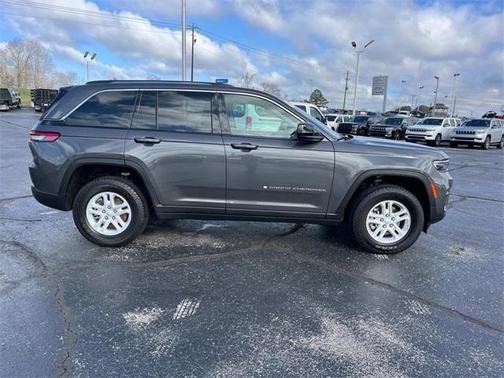 2024 Jeep Grand Cherokee Laredo