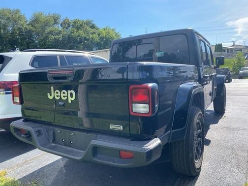 2023 Jeep Gladiator Overland