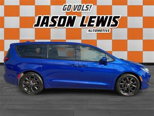 2020 Chrysler Pacifica Touring