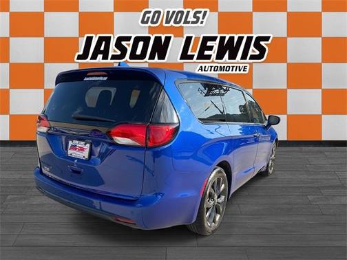 2020 Chrysler Pacifica Touring