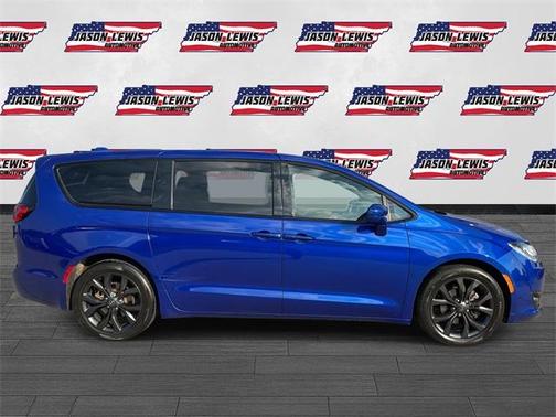 2020 Chrysler Pacifica Touring