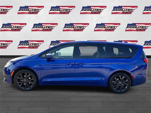 2020 Chrysler Pacifica Touring