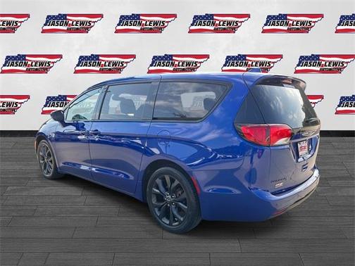 2020 Chrysler Pacifica Touring