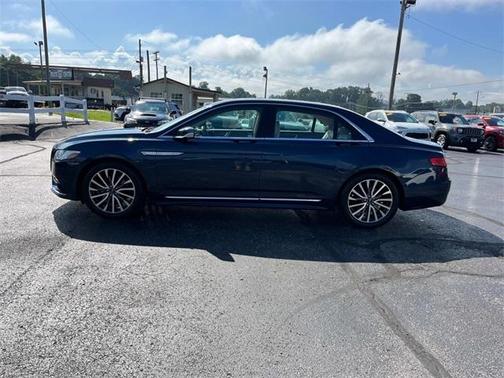 2017 Lincoln Continental Select