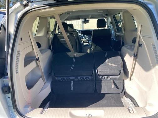 2023 Chrysler Pacifica Touring-L
